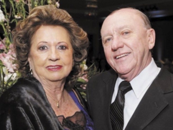 Ex-delegado de polícia Luís Carlos da Silva e sua Elisabete Balan Isaac, são presenças notáveis nos acontecimentos sociais