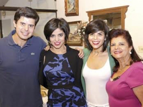 Luíza Helena e filhos 