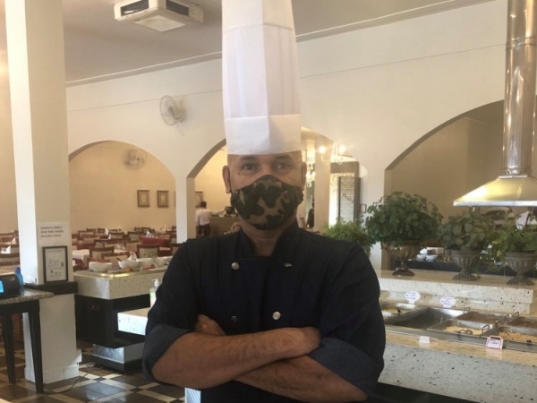 Chef Júlio agora assina a grande variedade de delícias servidas no badalado restaurante La Finestra