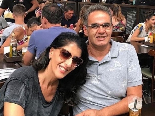  Fashionista, sempre linda, Marisa Faria Accari Ferreira (A Caprichosa Modas) em click com o marido Adilson Lopes Ferreira