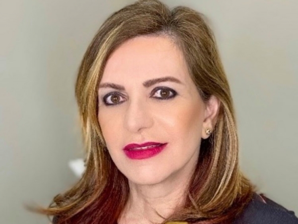 A médica dermatologista Rita Moscardini comemora hoje mais um aniversário entre familiares