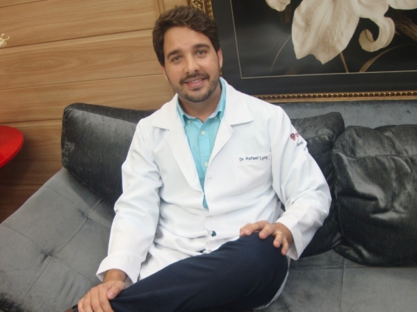 Conceituadíssimo geriatra Rafael Lyra Rodrigues Alves aniversaria na 5ª.