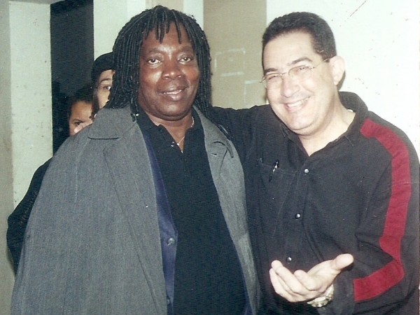 Grande Milton nascimento (cá comigo) já aqui fez show no Castelinho.