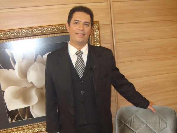 Consultor Wagner Cardoso (cronoanálise, custos, planejamento e layout).