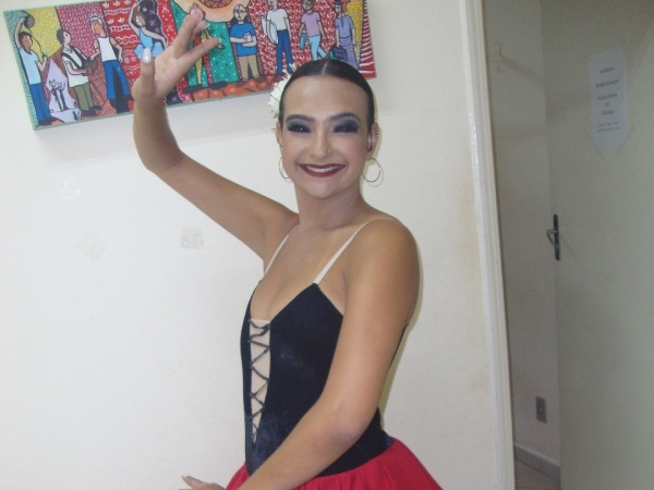 A bailarina Juliana Figueiredo foi uma espanhola no palco do Municipal.