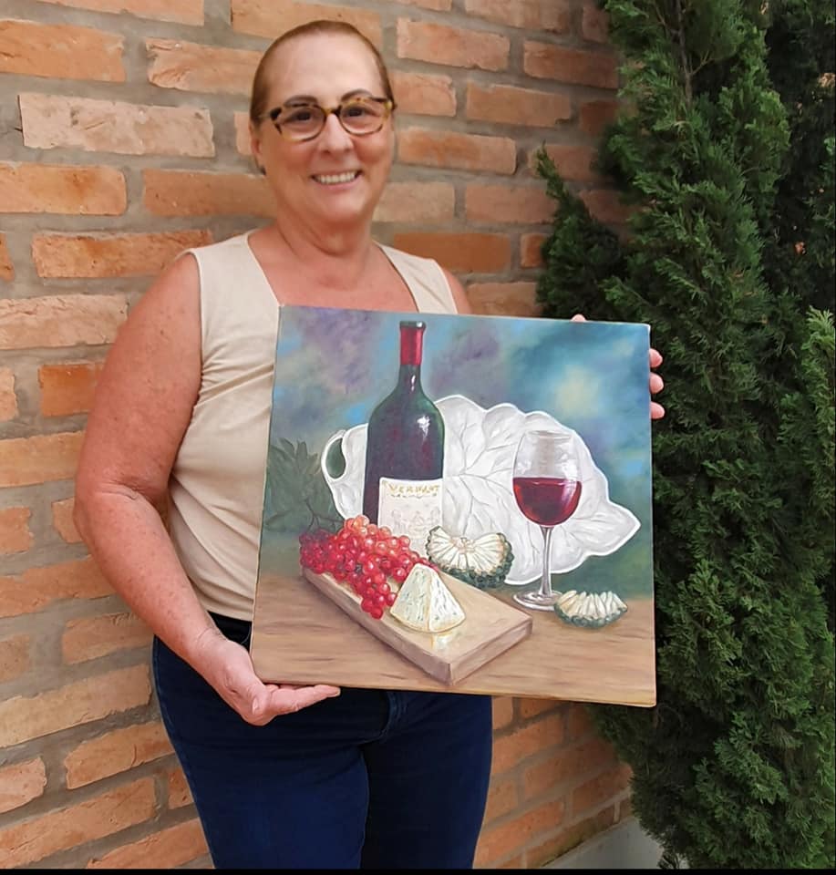 Cristina Presotto (Sra. Gastão Barbosa da Silveira) exibe uma belíssima tela pintada por ela