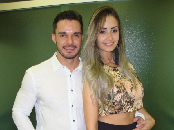 Médico Luiz Alberto de Almeida Júnior-Daiane (farmacêutica).