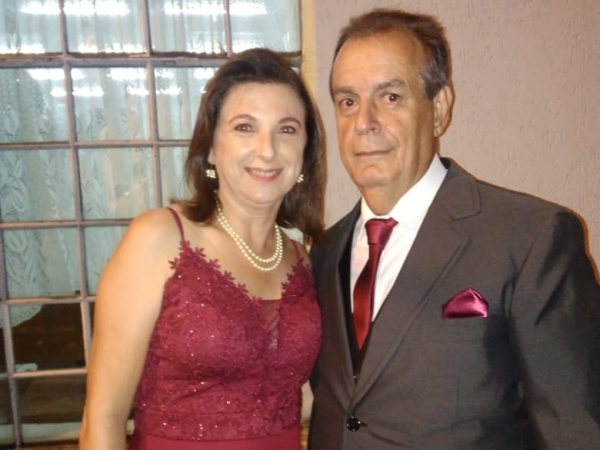 Casal Gê Bittar-Sônia Meleti (prezadíssimos). Ele aniversaria na 3ª (8)