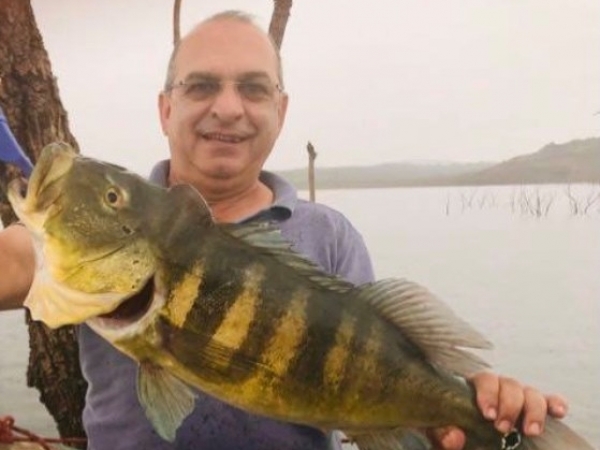  O corretor de seguros e chef Waldyr Medezani, apaixonado por pescaria, realiza um belo trabalho junto a Loja Maçônica Farol da Rifaina