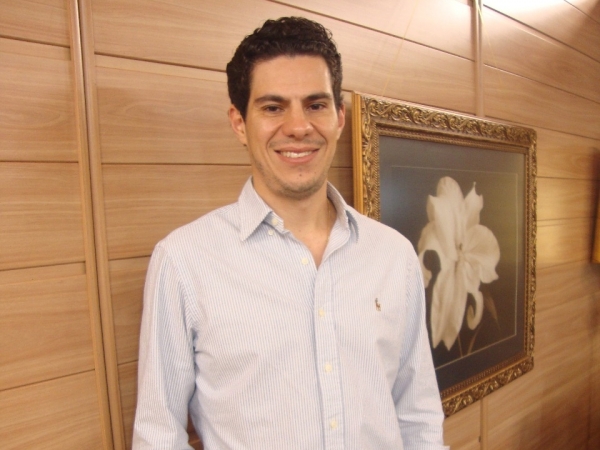Médico Daniel Haber, atual presidente Unimed, aniversaria na 5ª. Feira. Aquele abraço!