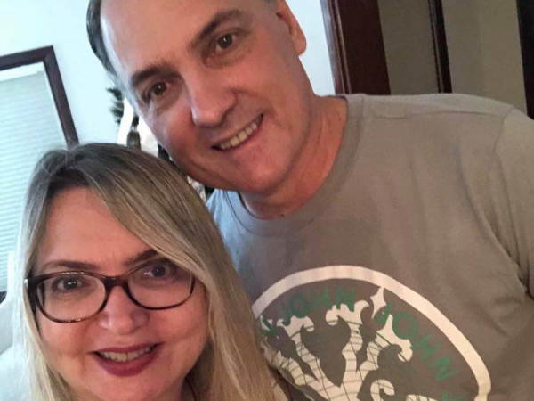 Lilian Hanna Benedetti e Marco Benedetti Filho comemoraram, semana passada, 30 anos de casados