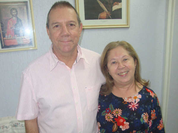 Casal Marcelo Pinheiro-Yone. Ela vive dia de nat amanhã.  