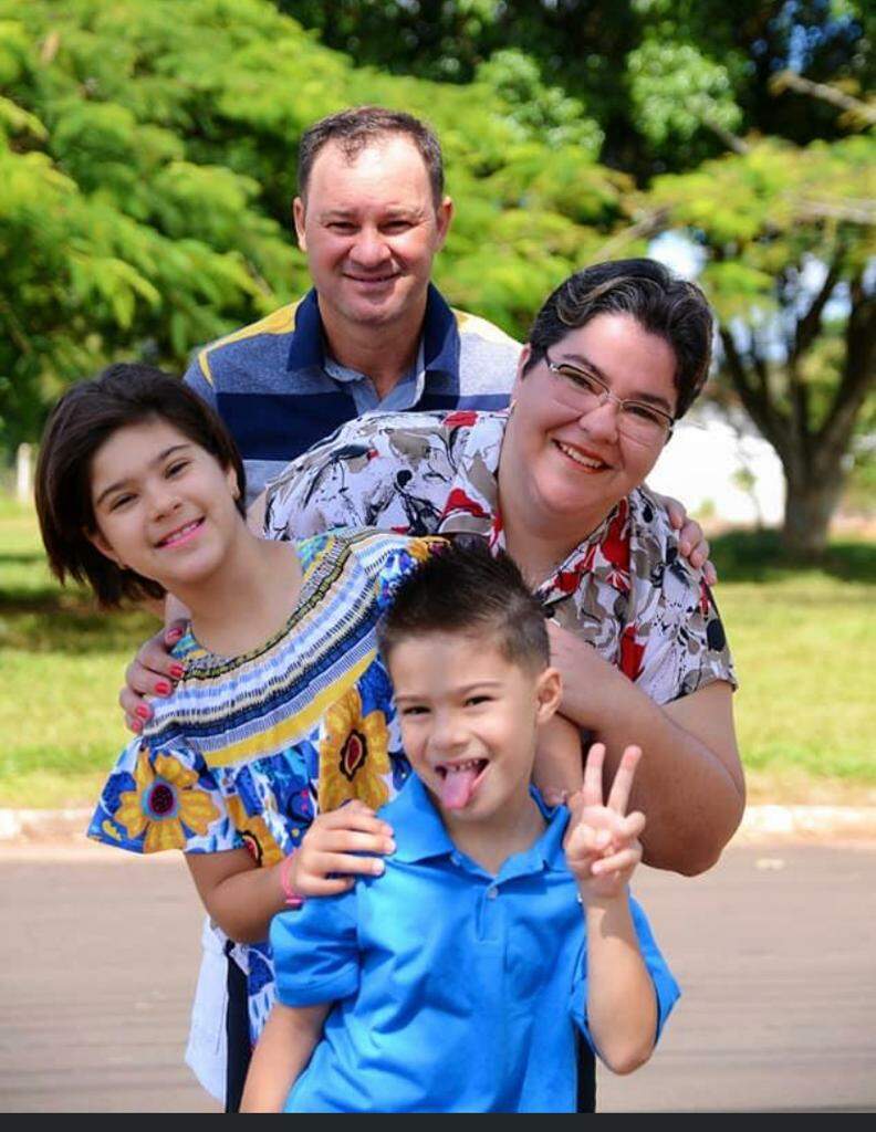 Elisa, Clayton e filhos