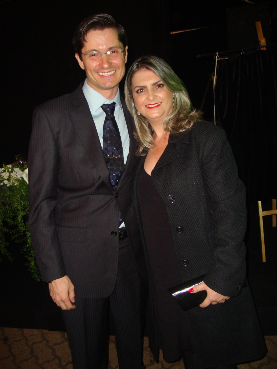 Muitos quilates: casal Dr. Alexandre H. Martori-Teresinha.