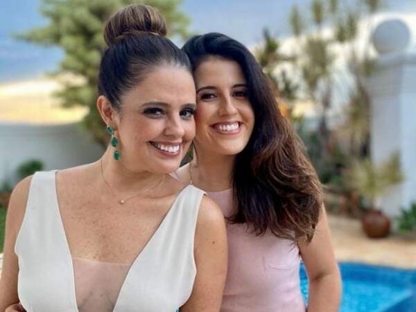 Renata Valéria Machado, com a filha, juíza de Direito (recém-empossada), Marcela Machado Martiniano