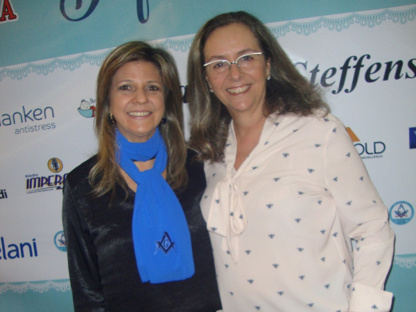 Gisele Cheade e Lila Crespo Pereira (que hoje parabenizo pelo niver)