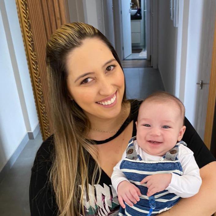 Carol Pimenta, em click especial com o filhinho Leonardo, que é o xodó do papai Neto Berbel