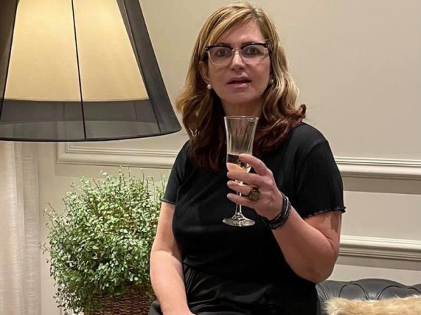 A médica Rita Silvestre Moscardini: um brinde ao sucesso de sua badalada clínica de Dermatologia (estética e lasers)