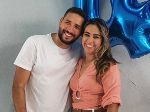 Fabrício Olímpio, em sua festa de 40 anos, semana passada, em click com o “love” Heloísa Honório