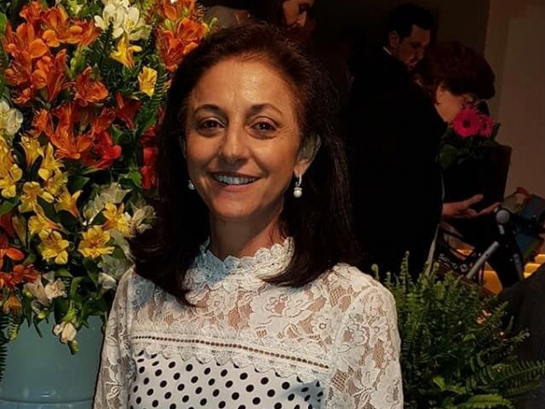 A fundadora da Caminhar, Elizabete Mello Salloum, organiza uma feijoada (8 de maio) em benefício da conceituada entidade