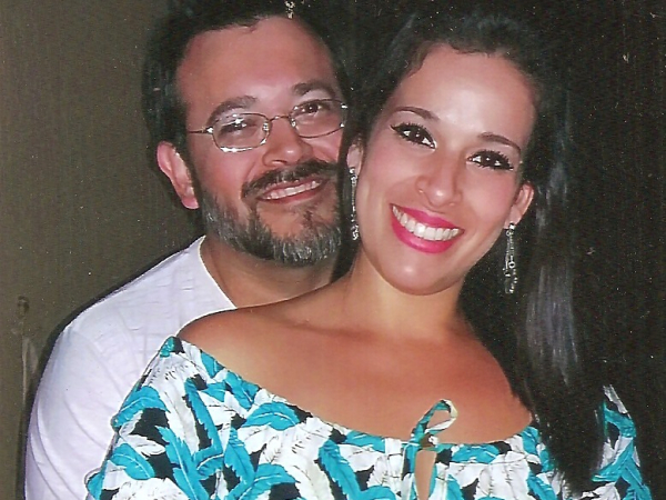 Felicidade: Alessandro Pimenta Martins e esposa Rebeca Barros Costa.