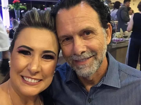 Nome precioso da filantropia, Agenor Gado (foto com sua Adriane), presidente da Apae-Franca