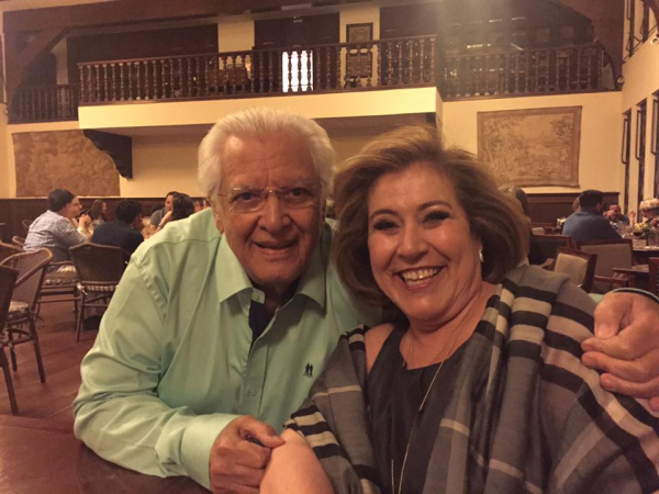 Casal que se destaca na melhor sociedade francana: Clê Andrade e Celso Hiram de Freitas