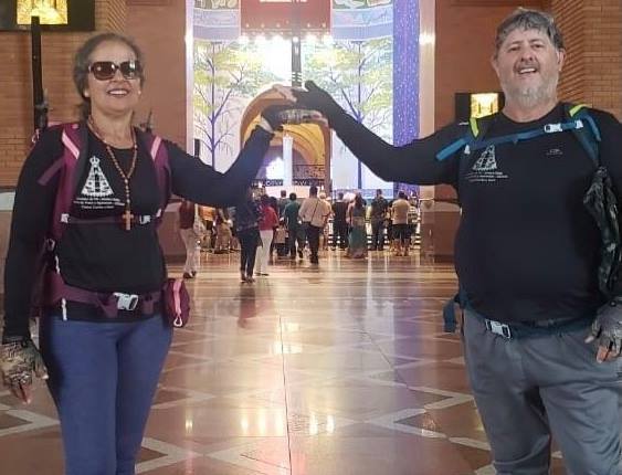Carlos Corrêa (foto com sua Marli Corrêa) passará em breve o cargo de presidente do Rotary Imperador ao seu sucessor