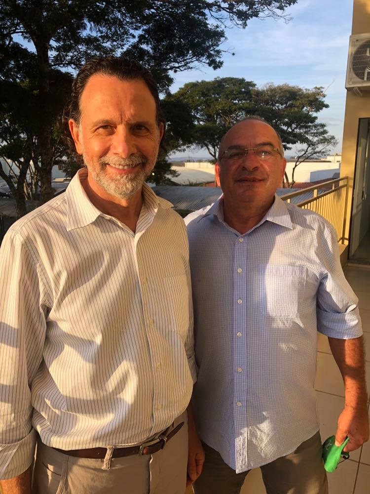 Agenor Gado, com o chef Waldyr Medezzani, movimentam a Feijoada da Apae hoje, das 11h às 13h30