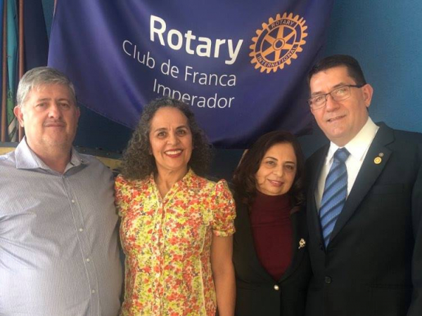 Carlos Corrêa e Marli passam a presidência do Rotary Imperador e Casa da Amizade à Valdeci Pimenta e Maria Tereza