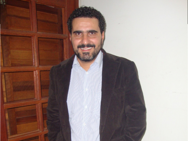Da “Dermplástica”: o atuante cirurgião plástico Dr. Paulo Henrique de Souza.