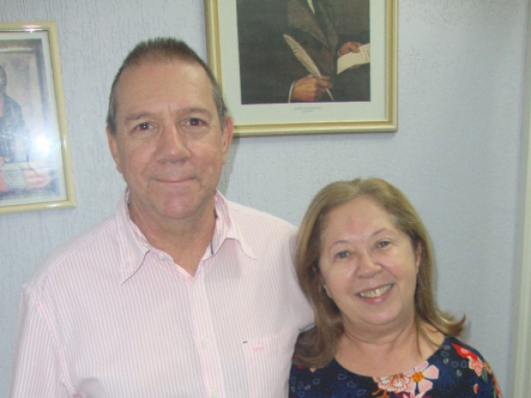 Marcelo P. Pinheiro e Yone, proprietários da Similia