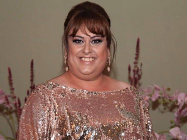 Renome do embelezamento feminino, Elly Cintra (Elyvelton Junior) está atendendo agora em novo salão, no Jardim Noêmia 