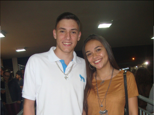Jovens e bonitas presenças: Luiz Fernando Assis e Mariana Cintra.