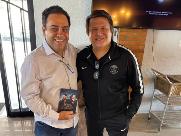 Antônio Carlos Ribeiro recebeu esta semana na churrascaria Grelha de Fogo, o cantor  Giovani (da dupla com Gian)