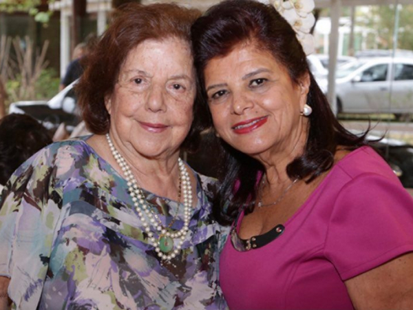 Com a aniversariante de segunda (20), Luiza Trajano Donato, está Luiza Helena Trajano que recebeu esta semana um grande reconhecimento