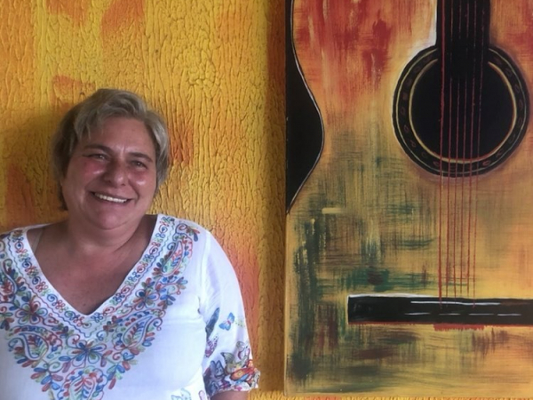 Dudú do Val não esconde sua felicidade com o sucesso do restaurante Fazenda Jaborandi, no almoço de domingo