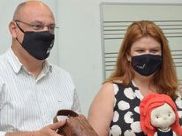 O prefeito de Franca, Alexandre Ferreira, com sua mulher, a primeira-dama Cynthia Milhim Ferreira