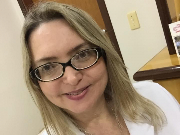 A médica pneumologista (cooperada da Unimed-Franca) Lilian Hanna Benedetti aniversariou sexta-feira (17)