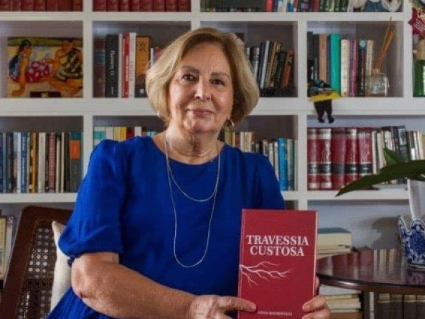Jornalista, escritora, professora Sônia Machiavelli aniversariou quarta última (27) e recebe, aqui na social do GCN,  nosso carinho beijo de parabéns