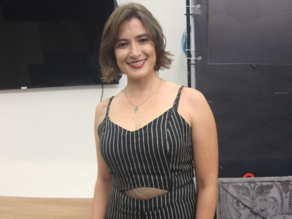 Veterinária (apaixonada pela profissão)  Nelise C. Junqueira (nat é na 5ª./14).
