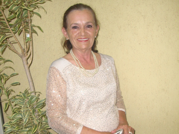 Regina Peixoto (nat é no sábado/16). Beijos.