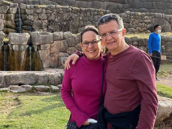 O cirurgião vascular Fernando Cesar Raymundo e a dentista Silvia Águila Raymundo estão comemorando, no Peru, seus 40 anos de história de amor