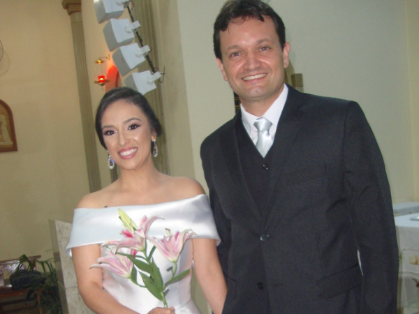 Karina N. Lopes e marido (odontólogo) Adelmo Peixoto Dias (nat é dia 25/Dia do Dentista).