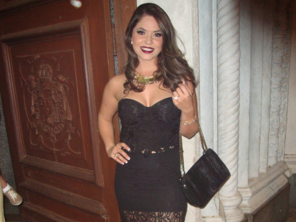 Letícia Martori, em nupcial na Catedral