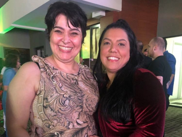 Daniela Honório (aniversariante de segunda última 1/11) e Fernanda Faleiros, na entrega do edifício Smart VI