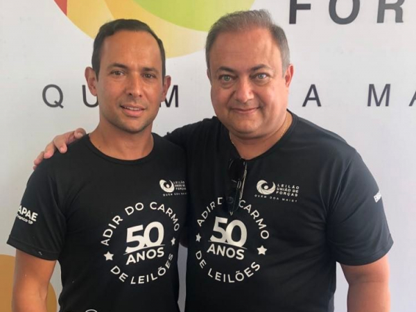Grandes embaixadores do Leilão União de Forças, da Apae-Franca: Fabiano Arantes e Juliano Arantes, do Grupo Arantes (J. Arantes e Chok Doce)