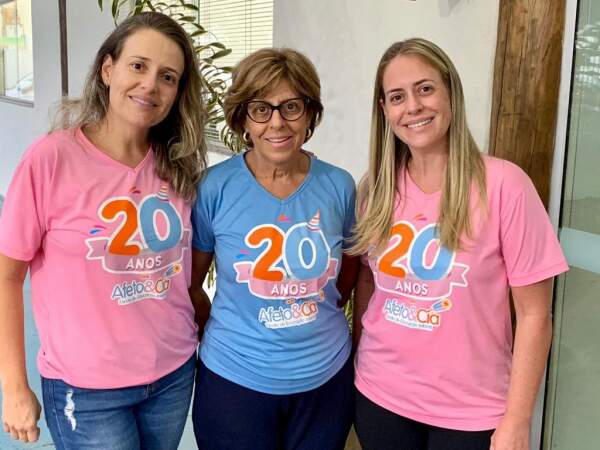 Ana Luísa Vilhena Pizzo e suas filhas, Sílvia e Rachel, comemoram os 20 anos da escola Afeto & Cia