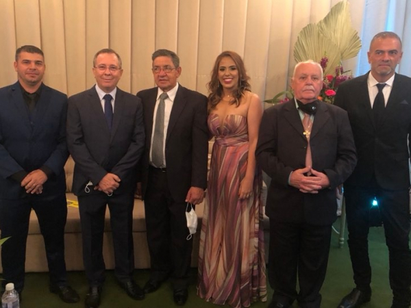 Parte da nova diretoria do Sinpafran: Rodrigo Oliveira, o presidente Augustinho Juliati, Paulo Xavier, Kamila Franchini, José Olavo Gilberti,  e Eduardo Silva, no Jantar dos Panificadores