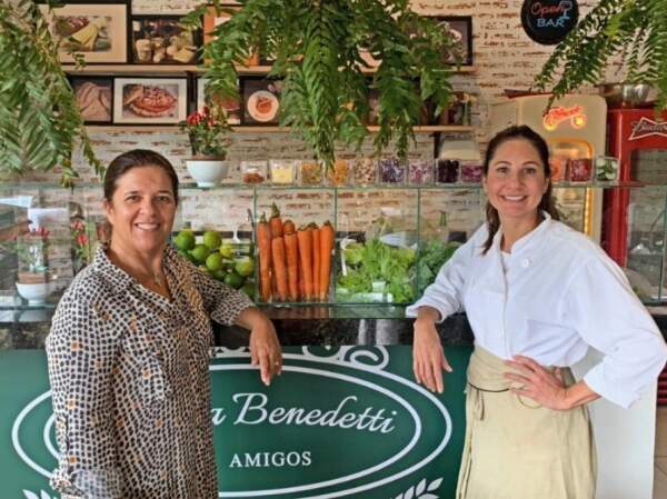 Parceiras de sucesso, Ana Teresa Diniz Benedetti e Carina Almeida trazem agora o SaladBar. Amei! 